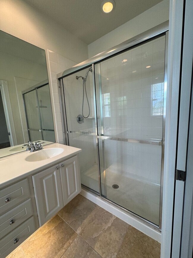 Building Photo - Beautiful Lake Nona Townhome