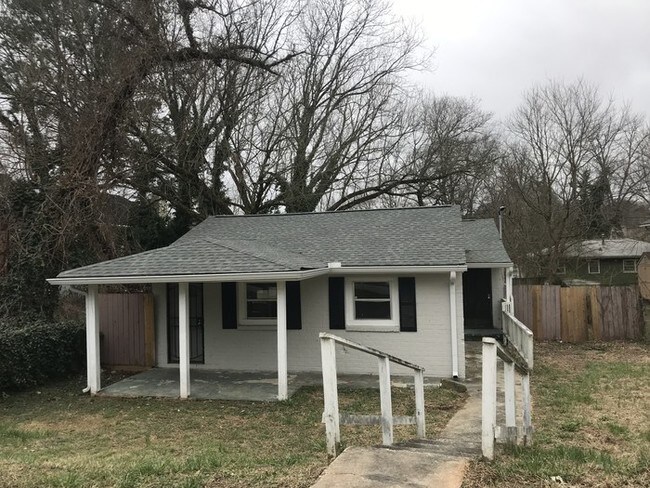 Building Photo - 321 Betsy Ave SW