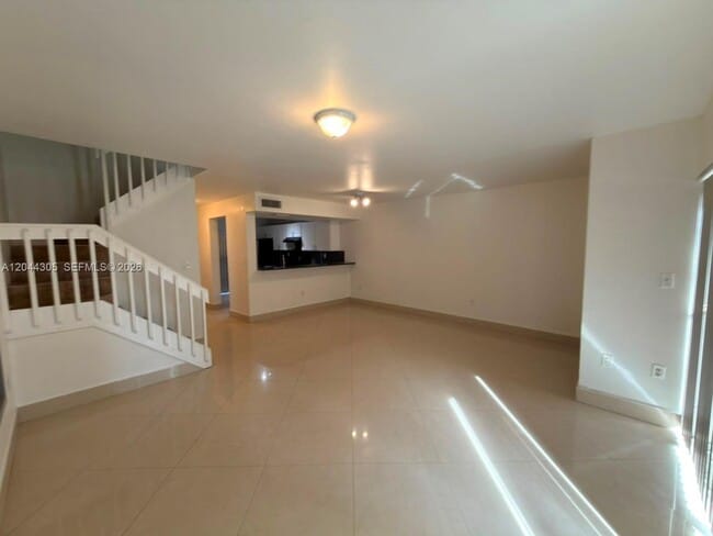 Building Photo - 862 Crystal Lake Dr