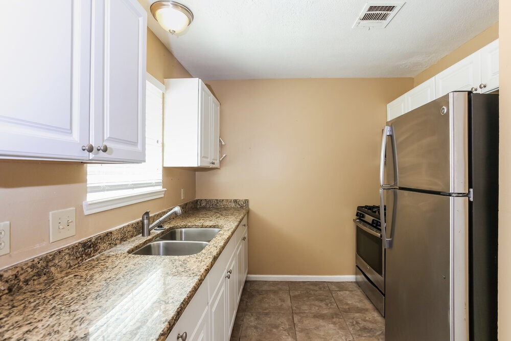Building Photo - 12526 Zavalla St