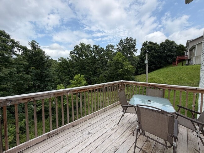 Building Photo - Fully Furnished Short Term Rental!