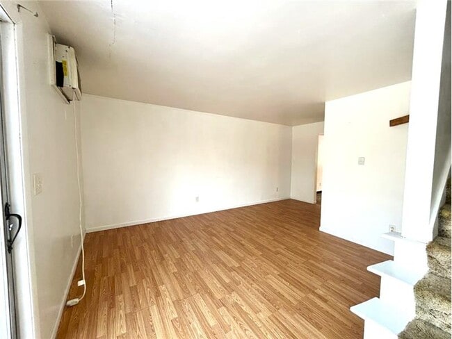 Building Photo - 401 Dresden Ave