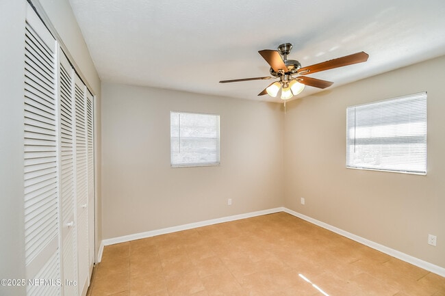 Building Photo - 1113 Grove Park Dr S