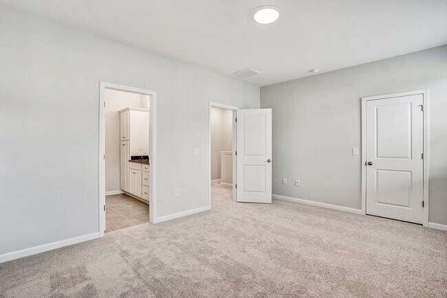 Building Photo - 2804 Austin Fls Sta