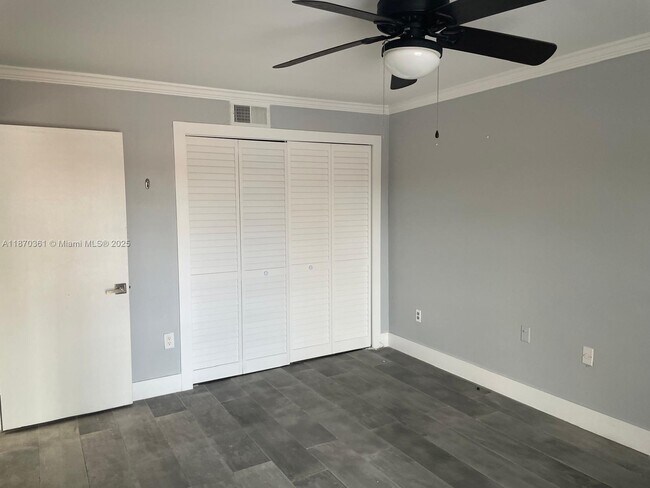 Building Photo - 7215 Miami Lakes Dr