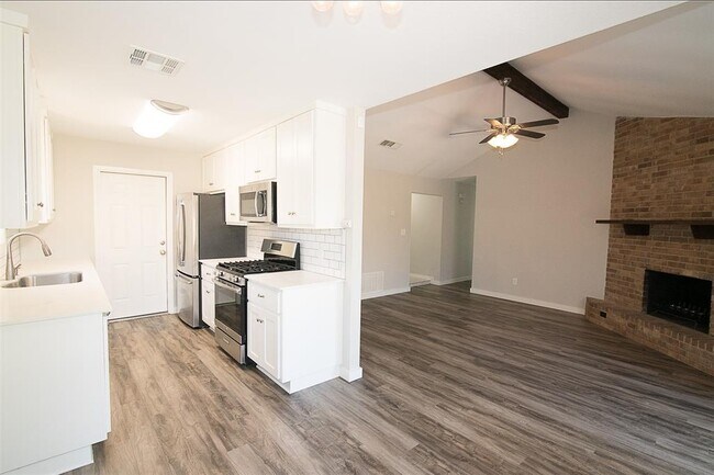Building Photo - 1505 Quail Valley Dr