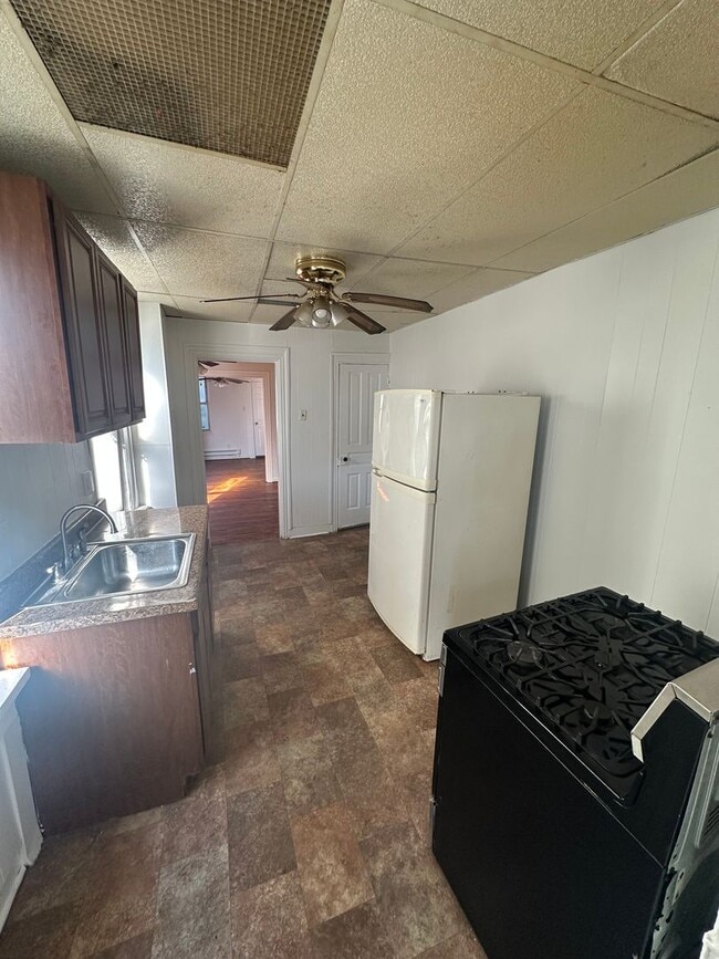 Building Photo - 728 Glen Pl