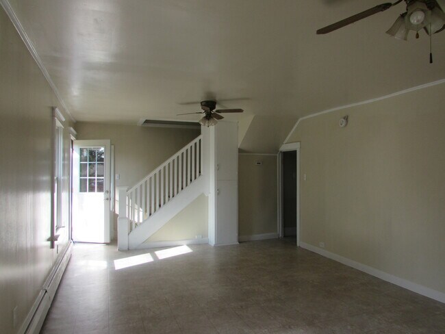 Building Photo - Home in the Country with Laundry Connections!