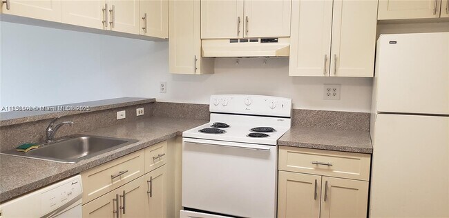 Building Photo - 9907 Nob Hill Ln