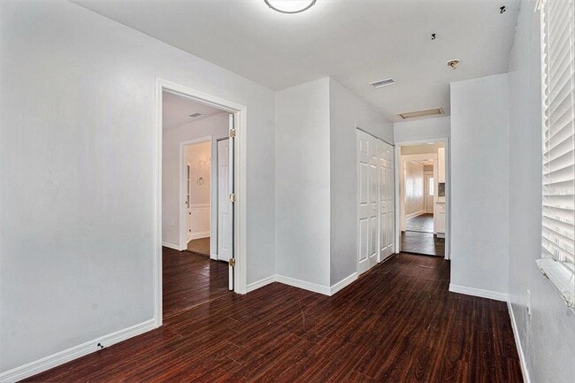 Building Photo - 1014 E Emma St