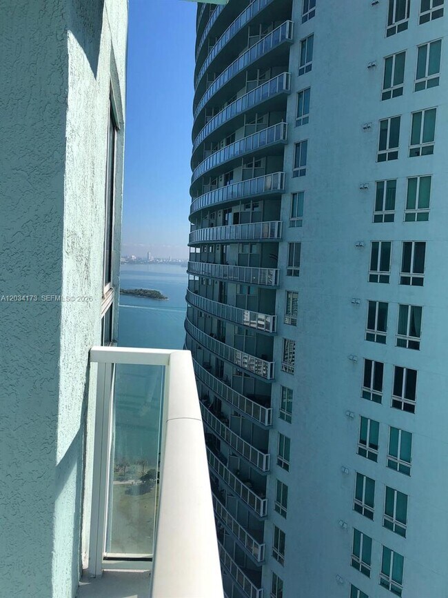 Building Photo - 1900 N Bayshore Dr