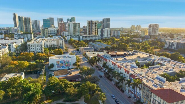 Building Photo - 533 NE 3rd Ave