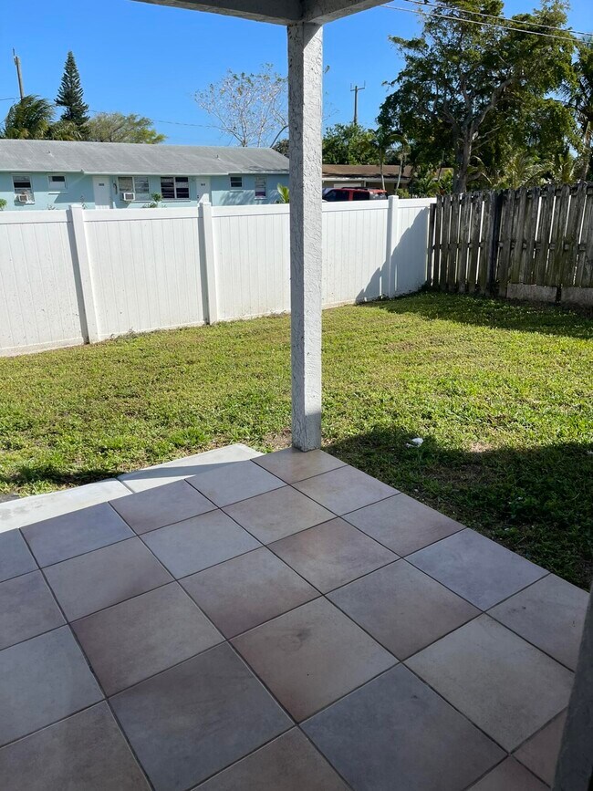 Building Photo - 3816 Woodridge Terrace