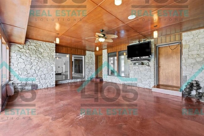 Building Photo - AMAZING FIND IN MWC