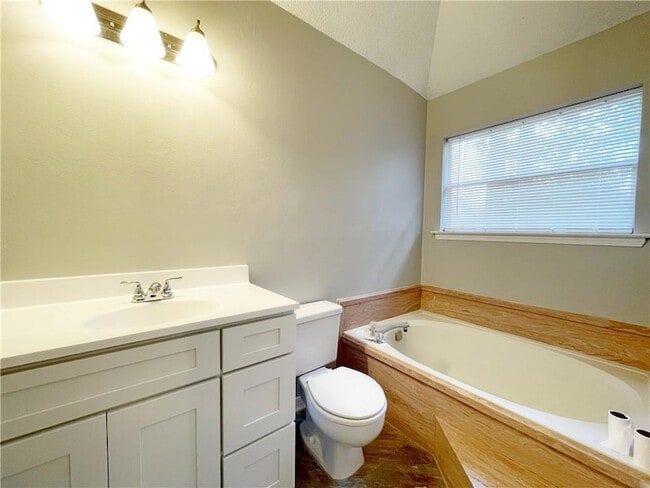 Building Photo - 360 E Suncrest Loop