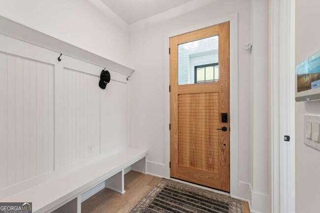 Building Photo - 10879 Serenbe Ln