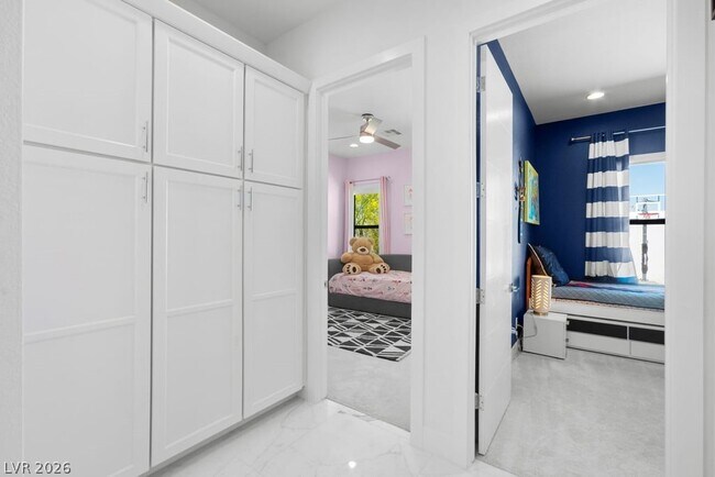 Building Photo - 4315 N Dapple Gray Rd