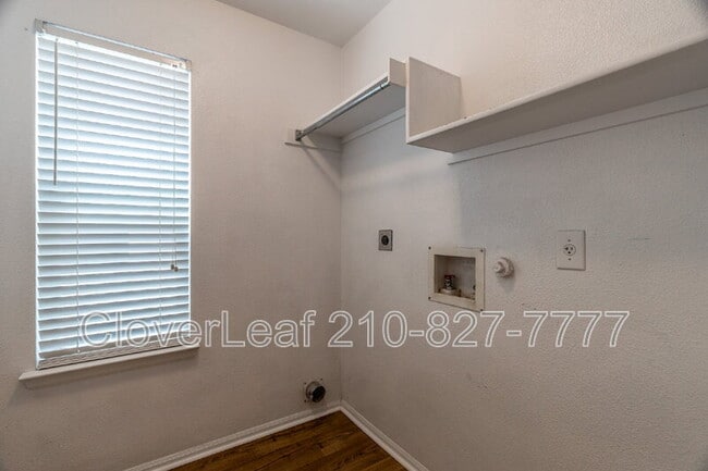 Building Photo - 802 Amber Knoll