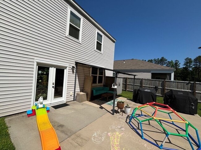 Building Photo - 208 Sarcoxie Rd