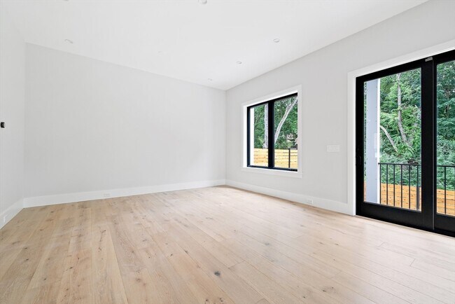 Building Photo - 94 Thurston Rd