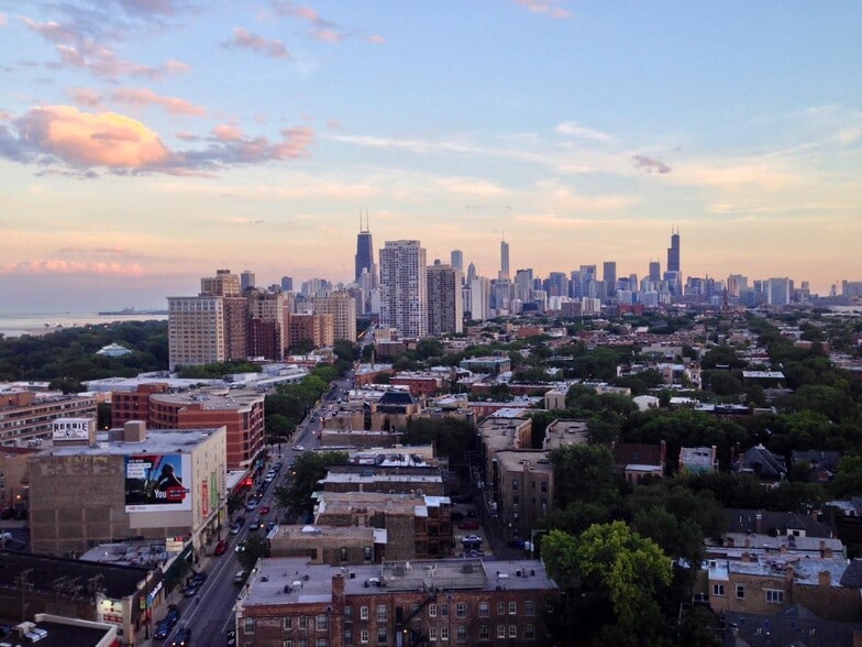 Building Photo - 444 W Fullerton Pky