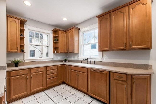 Building Photo - OSU Central Campus Single Family House wit...