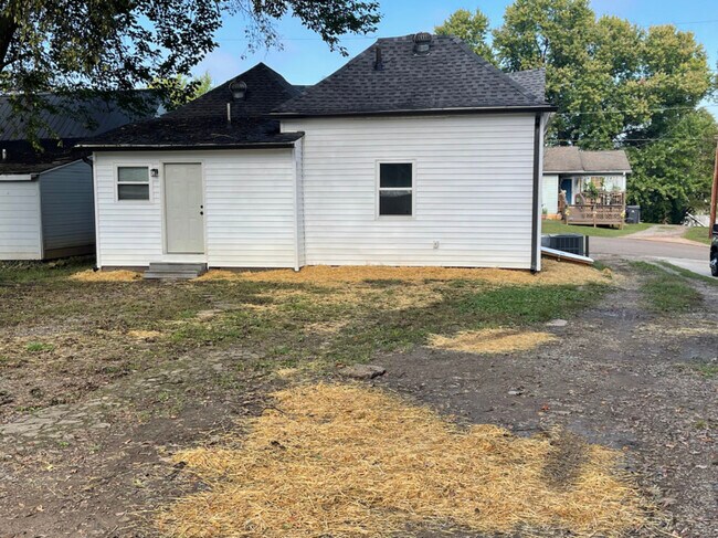 Building Photo - 1408 Iredell Ave