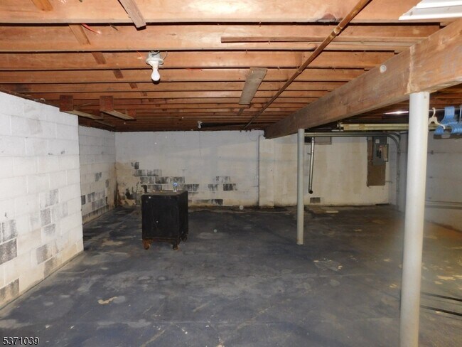 Building Photo - 584 Co Rd 614
