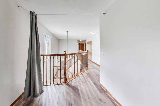 Building Photo - 2710 Glenwood Ct
