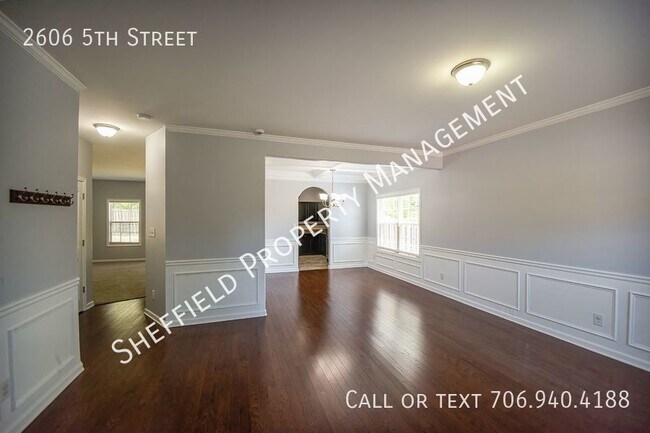 Building Photo - 2606 5 St