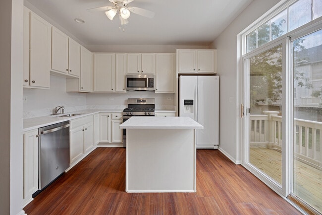 Building Photo - 3061 Hughsdale St