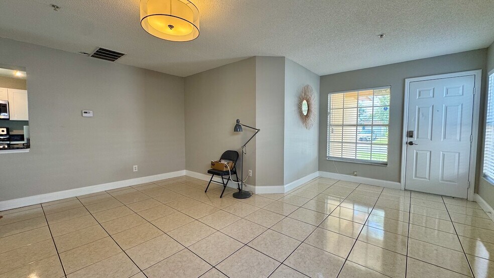Building Photo - 9683 Hollyhill Drive