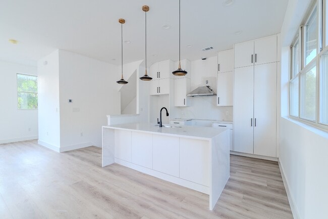 Building Photo - Rooftop Living Steps from Greenville Ave | 3BR/3.5BA Townhome