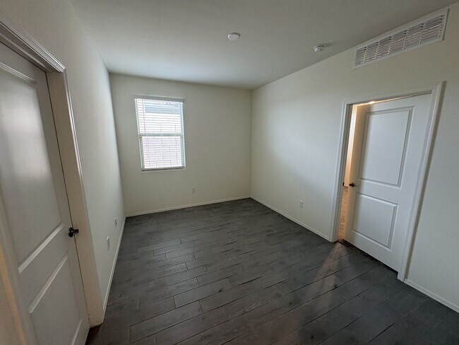 Building Photo - Vail School District with great views 4 bedroom plus den