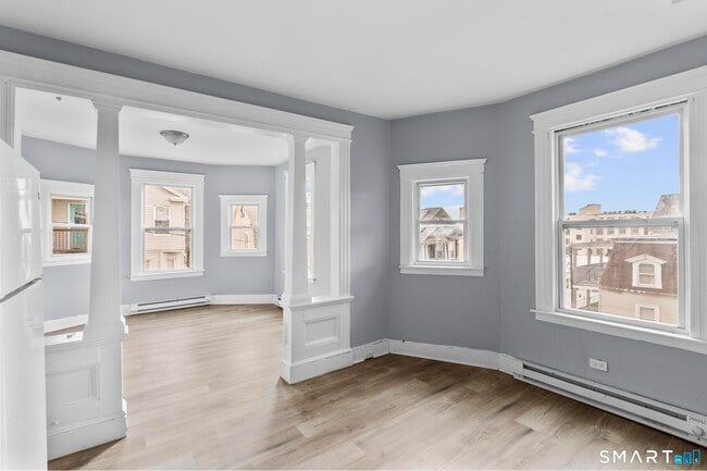 Building Photo - 33 Albert Pl