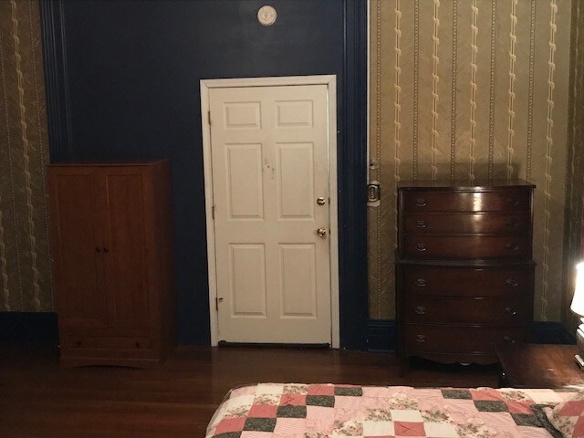 Building Photo - 624-6245 N 5th St