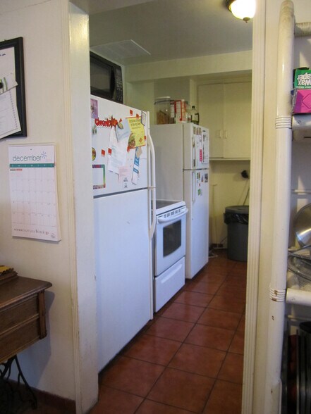 Building Photo - 10420 Buford Ave