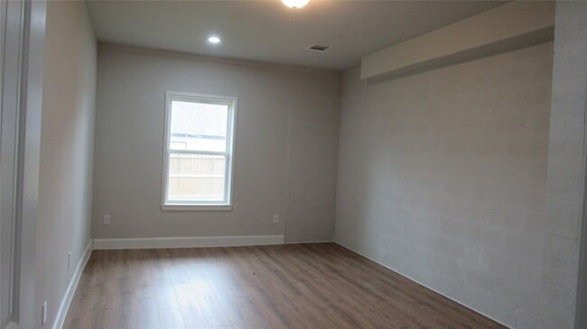 Building Photo - 365 Deep Woods Ln