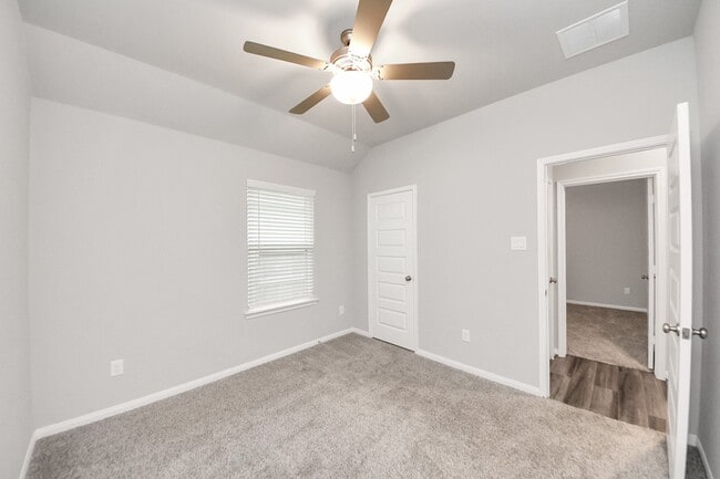 Building Photo - 518 Ellwood Terrace Ln