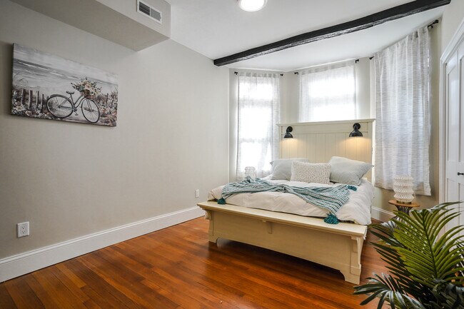 Building Photo - Babcock Street