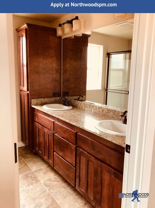 Building Photo - Recently Reduced-Newer 3 bed, 2 Bath Home ...