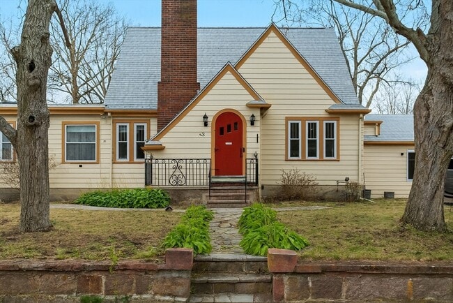 Building Photo - 28 Edgeworth St