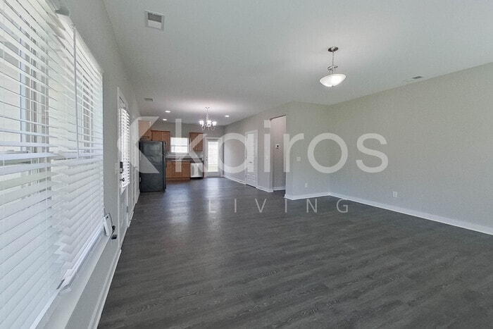 Building Photo - 344 White Oak Cir