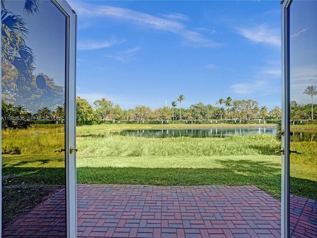 Building Photo - 16291 Bristol Pointe Dr