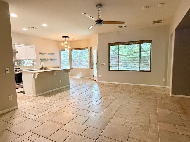 Building Photo - MOVE IN SPECIAL! FIRST TWO WEEKS RENT FREE...