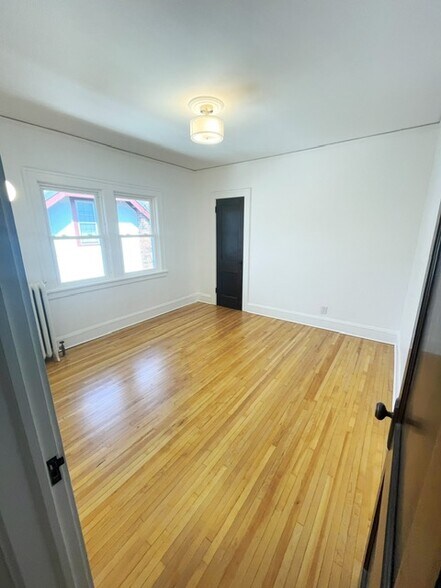 Building Photo - 3954 14th Ave S