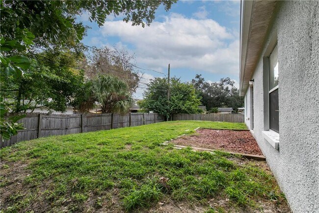 Building Photo - 1039 Dogwood Dr