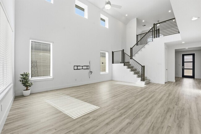 Building Photo - 13744 Rising Sun Ln