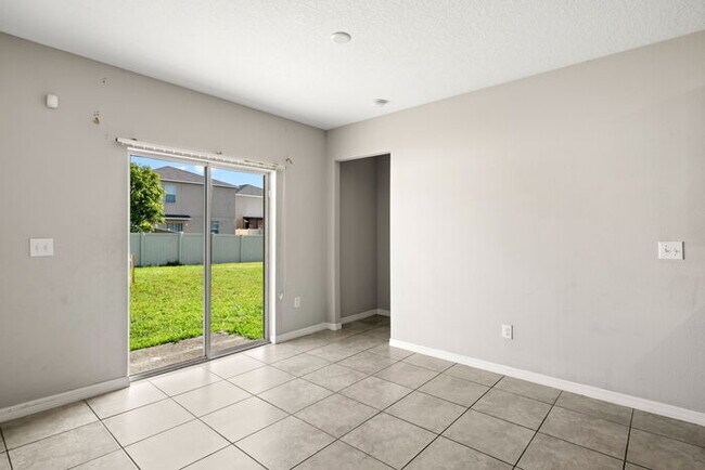 Building Photo - BEAUTIFUL Home For Rent in Cypress Creek!