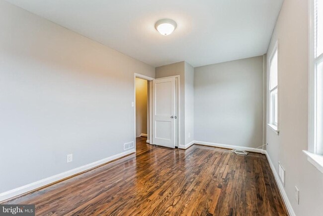 Building Photo - 3422 Dunran Rd